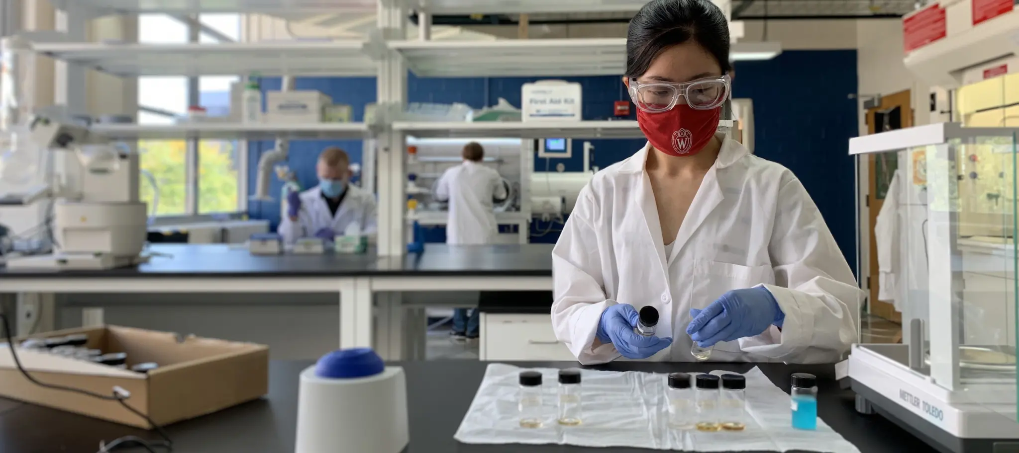 students working in a chemical engineering lab